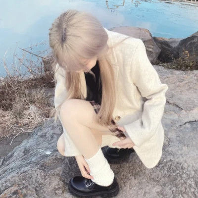 高级感头像女不露脸真人照片