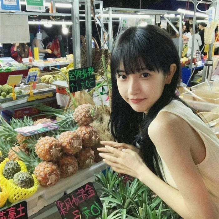 氛围感高级感的头像女生图片