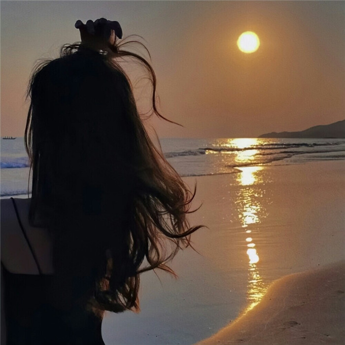 氛围感高级感的头像女生图片