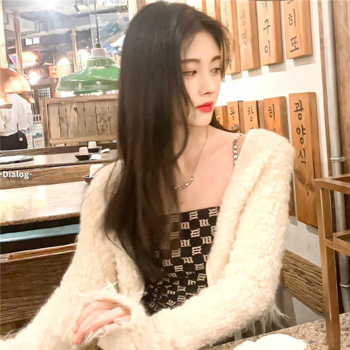 氛围感高级感的头像女生图片