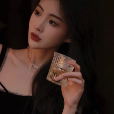 2025超有氛围感的女头图片