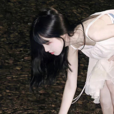 女生2025年最火的QQ头像图片