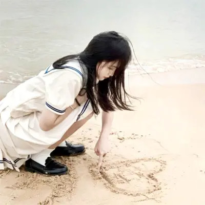 女生2025年最火的QQ头像图片