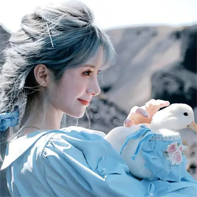 女生2025年最火的QQ头像图片