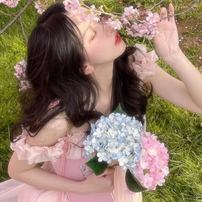 2025最新QQ头像女生唯美真人图片