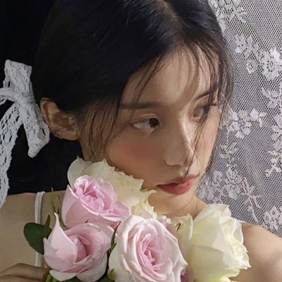 2025最新QQ头像女生唯美真人图片