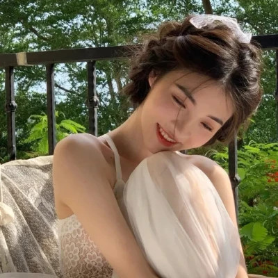 2025最新QQ头像女生唯美真人图片