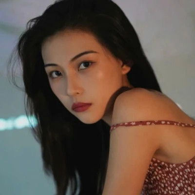 2025最火的图片头像女