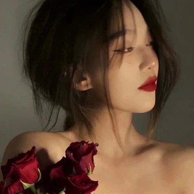 2025最火的图片头像女