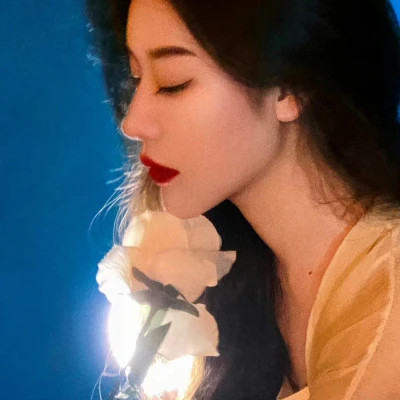 2025最火的图片头像女