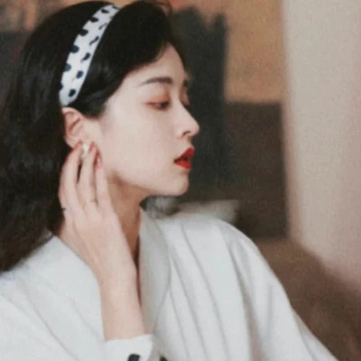 2025最火的图片头像女