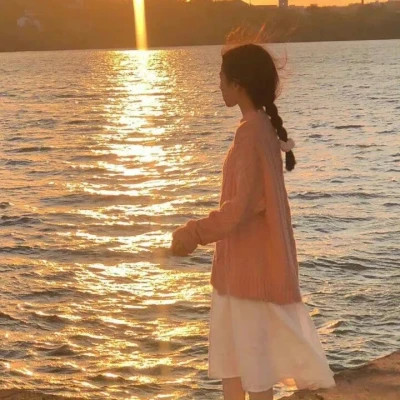 2025最火的图片头像女