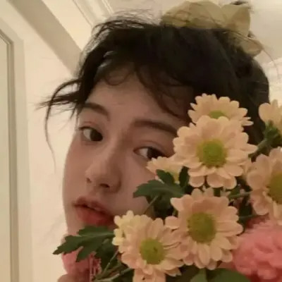 2025最火的图片头像女
