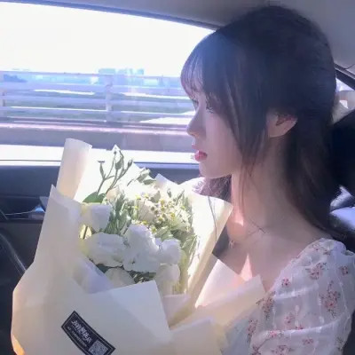 2025最火的图片头像女