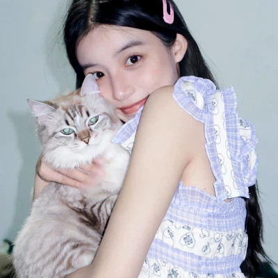 可盐可咸可甜的头像女生图片
