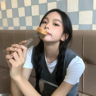 可盐可咸可甜的头像女生图片
