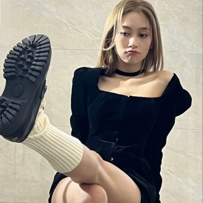 可盐可甜的单人女生头像图片