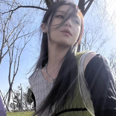可盐可甜的单人女生头像图片