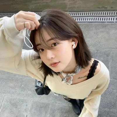 可盐可甜的单人女生头像图片