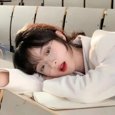 简约干净头像女高清图片