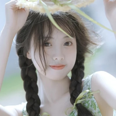 惊艳氛围感女生头像干净简单图片