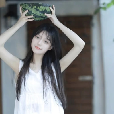 惊艳氛围感女生头像干净简单图片