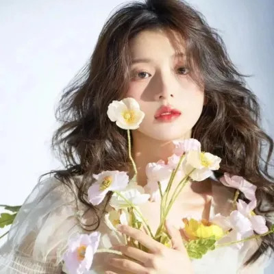 女生干净又耐看的微信头像图片