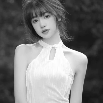 干净女生头像真人黑白高清