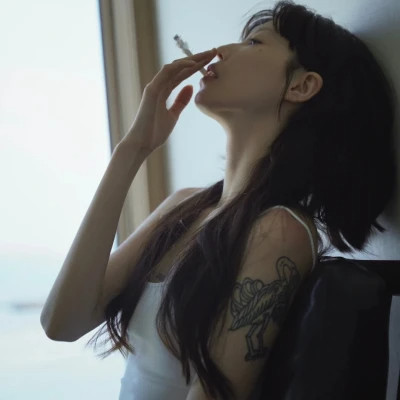 2025年很好看的女生最新版头像