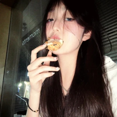 2025年很好看的女生最新版头像