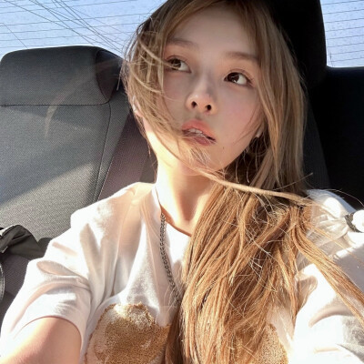 真人女生青春头像图片