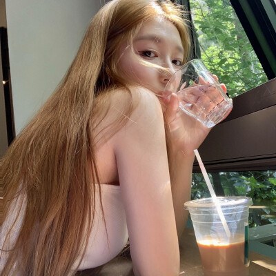 真人女生青春头像图片