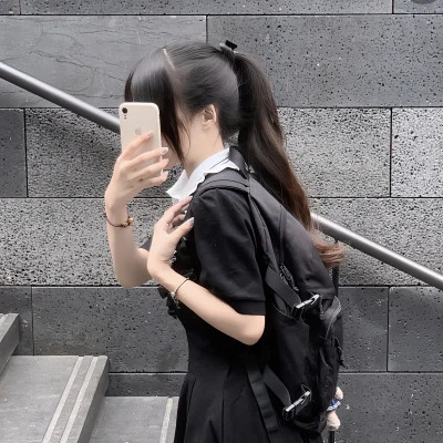 女生不露脸简单头像图片