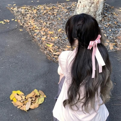 女生不露脸简单头像图片