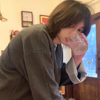 2025真人男生帅哥头像图片