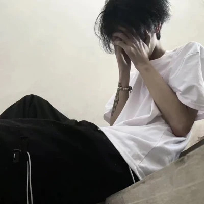 2025最火男头图片