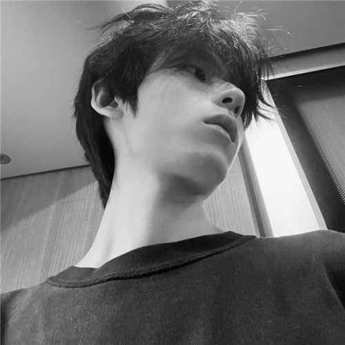 男生头像痞帅黑白高清图片