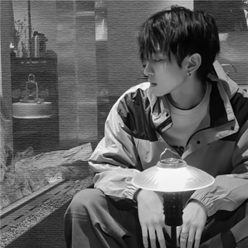 男生头像痞帅黑白高清图片
