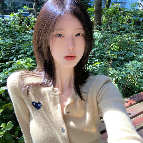 2025年女生真人好看的微信头像