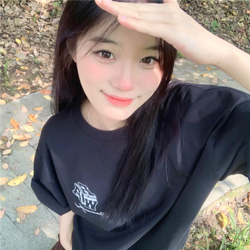 2025年女生真人好看的微信头像
