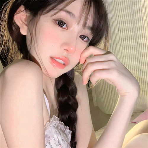 2025年高清女生真人头像图片