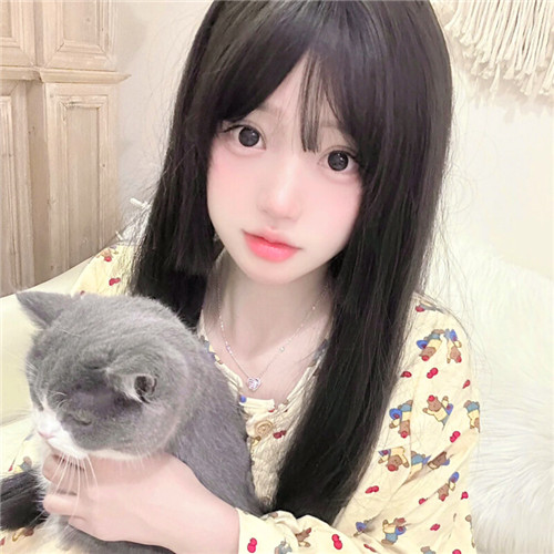 2025年高清女生真人头像图片