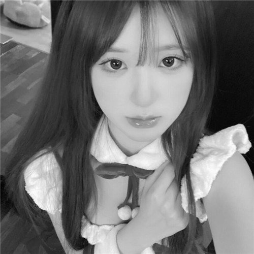 高级范黑白女生头像图片