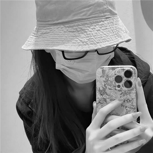 高级范黑白女生头像图片