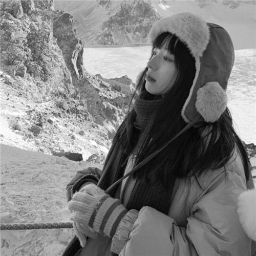 高级范黑白女生头像图片