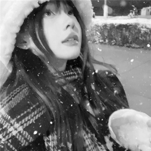 高级范黑白女生头像图片