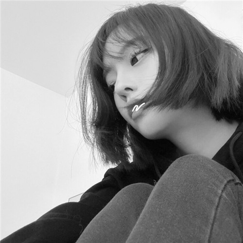 高级范黑白女生头像图片
