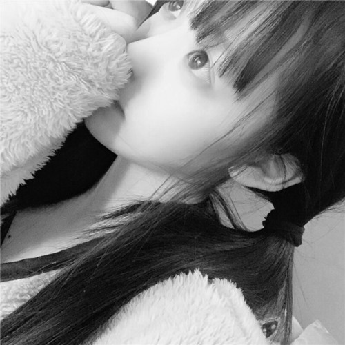 高级范黑白女生头像图片
