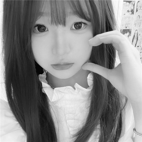 高级范黑白女生头像图片