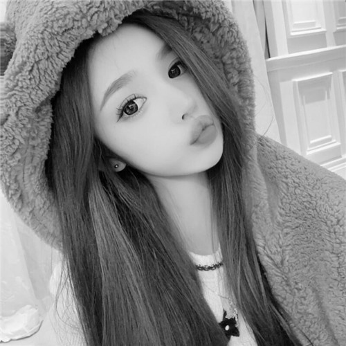 黑白女生头像高清好看图片